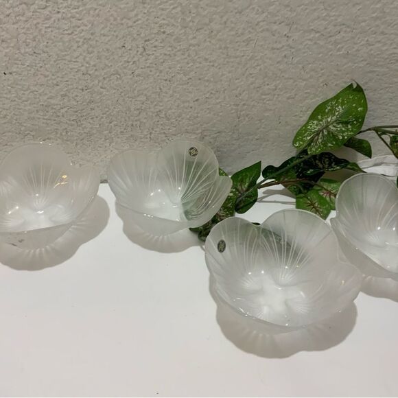 New Vintage 1980s Mikasa Frosted Scallop Shell 6" Salad Bowl Set of 4 G11 - Picture 4 of 9